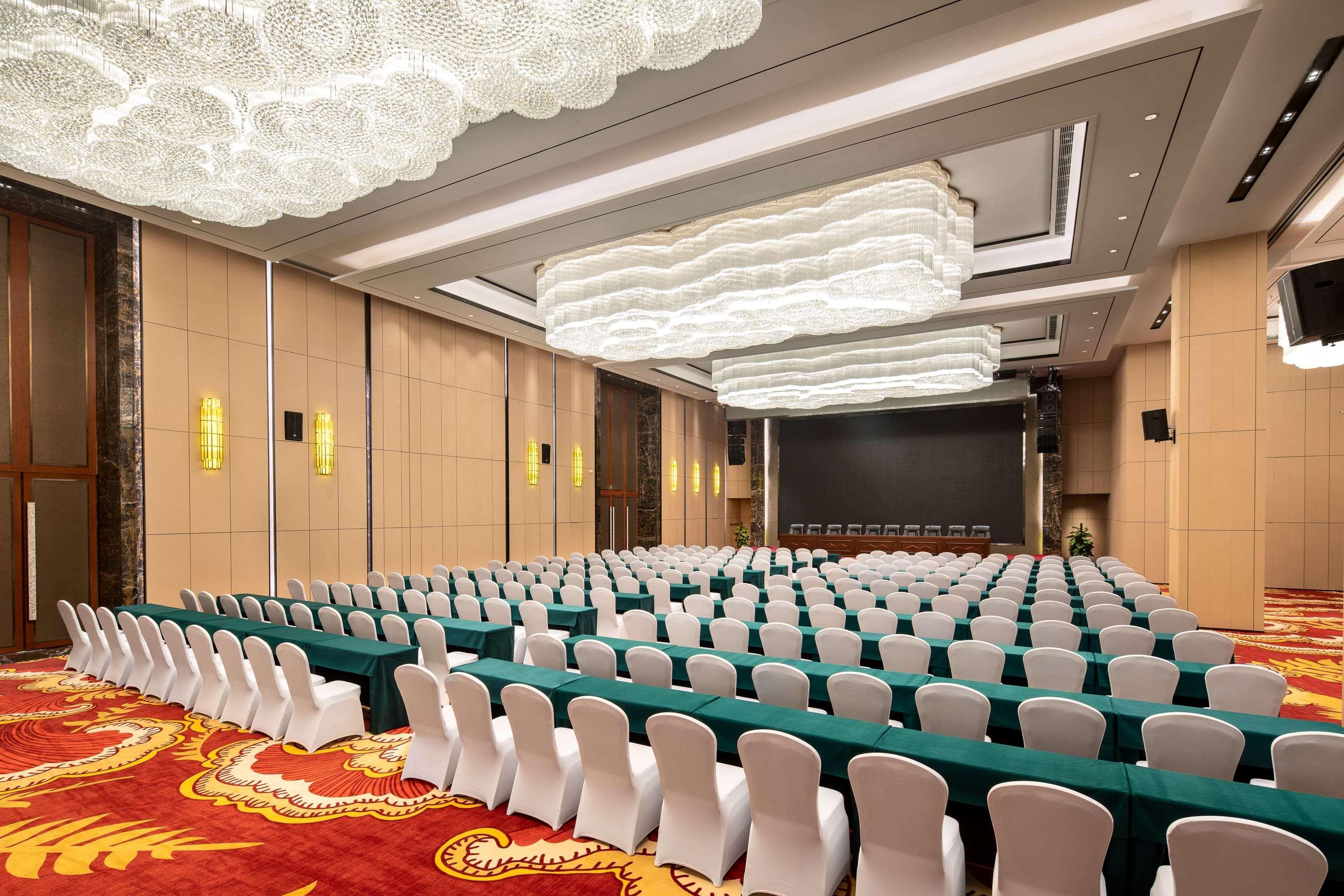 Hotel Ramada Wyndham Zhengzhou Xinzheng à Xinzheng  Extérieur photo