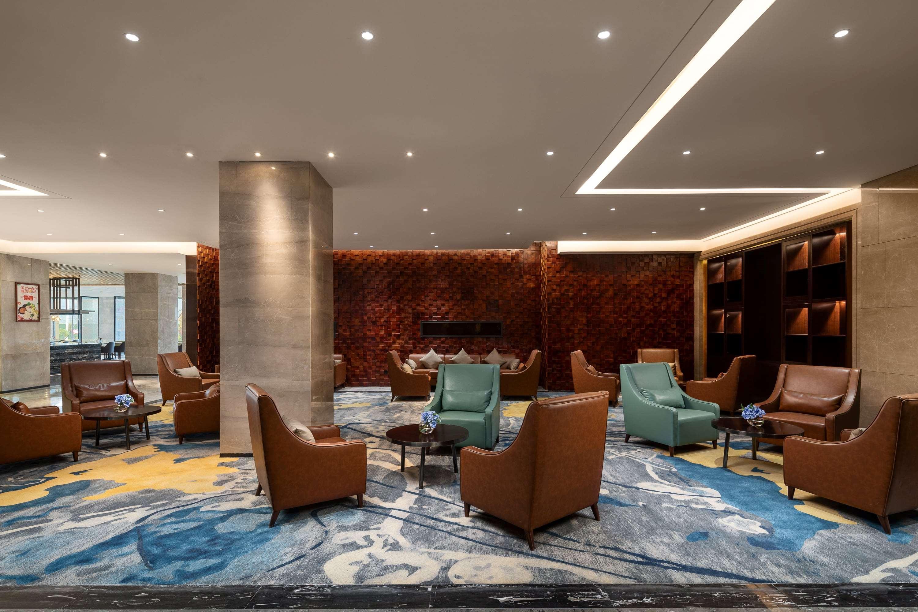 Hotel Ramada Wyndham Zhengzhou Xinzheng à Xinzheng  Extérieur photo