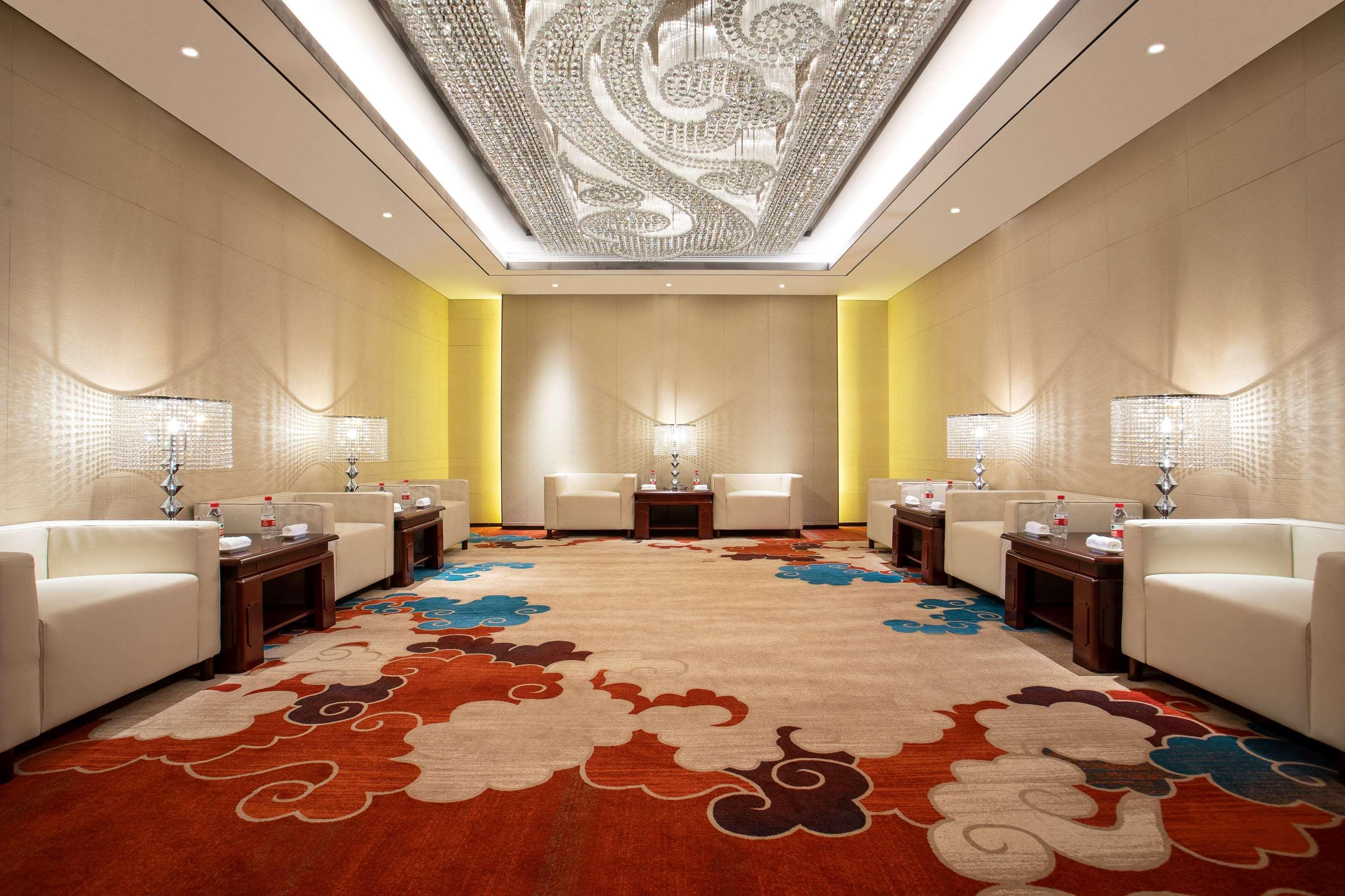 Hotel Ramada Wyndham Zhengzhou Xinzheng à Xinzheng  Extérieur photo
