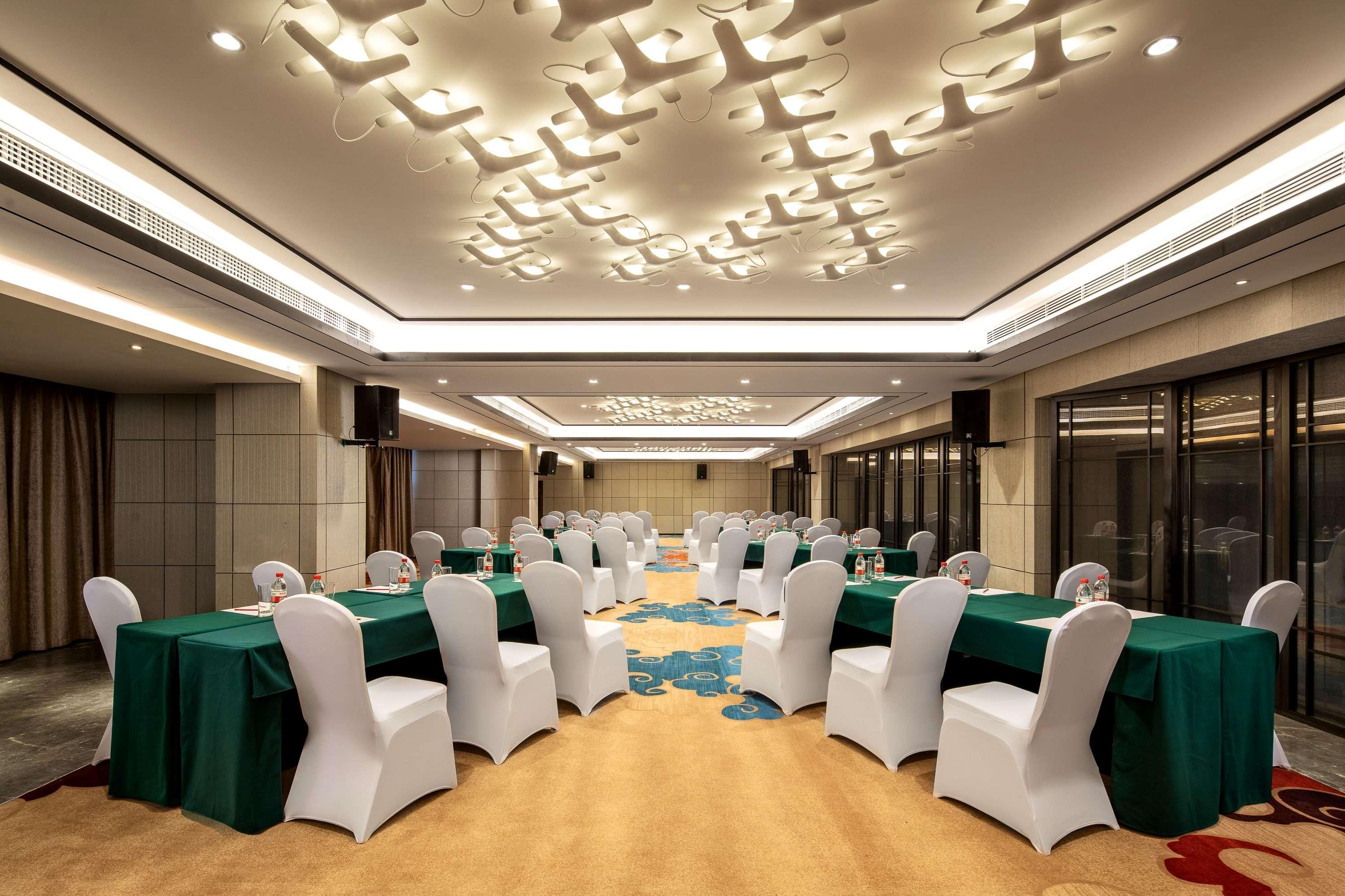 Hotel Ramada Wyndham Zhengzhou Xinzheng à Xinzheng  Extérieur photo
